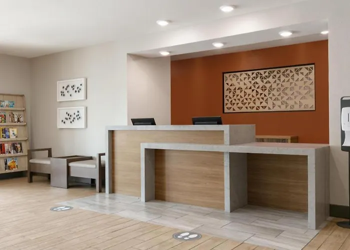 Candlewood By Ihg Hotel Springfield