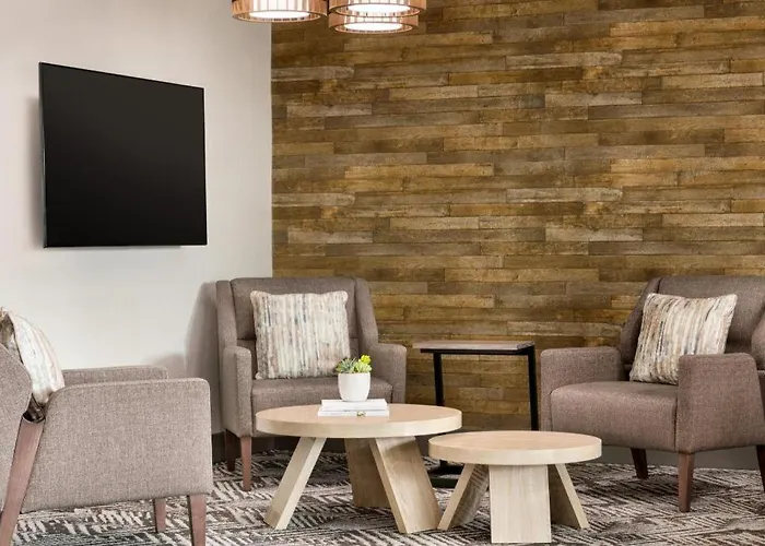 Candlewood By Ihg Springfield