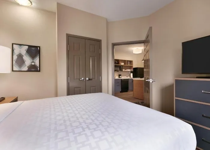 Candlewood By Ihg Springfield