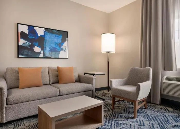Candlewood By Ihg Hotel Springfield