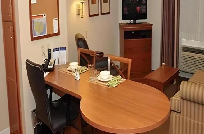 Hotel Candlewood By Ihg Springfield