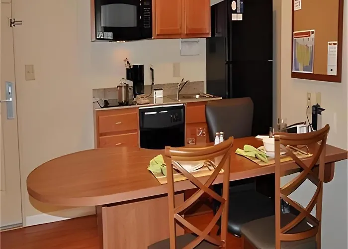 Candlewood By Ihg Hotel 3*